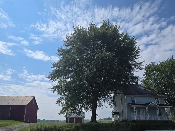 7070 Easton St, Louisville, OH 44641