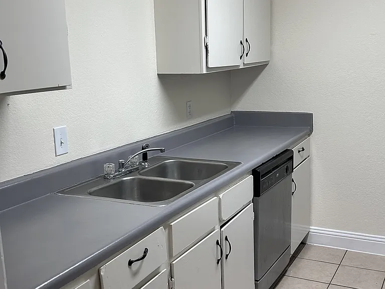605 McQueary St #1 — Photo 7