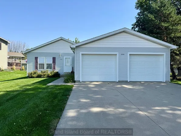 2765 Saint Patrick Ave, Grand Island, NE 68803
