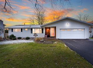 7943 Boxford Rd, Clay, NY 13041