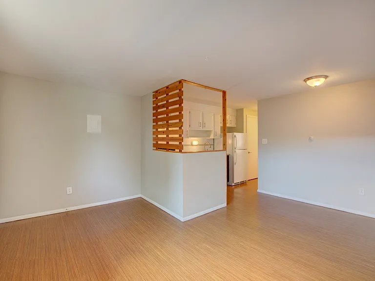 Topaz Apartments — Photo 45