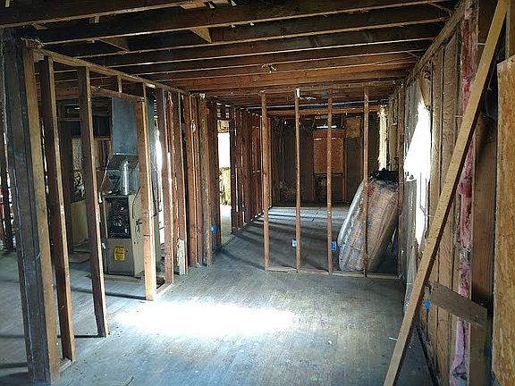 2nd image of 1039 W Boatfield Ave