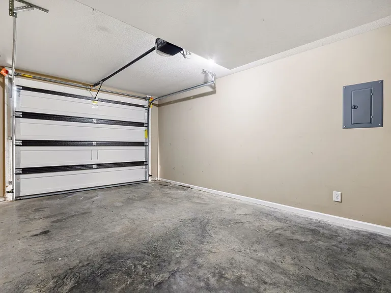 1723A Thistlewood Dr — Photo 26
