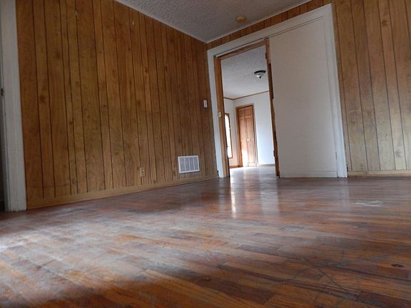 3rd image of 107 Susquehanna St