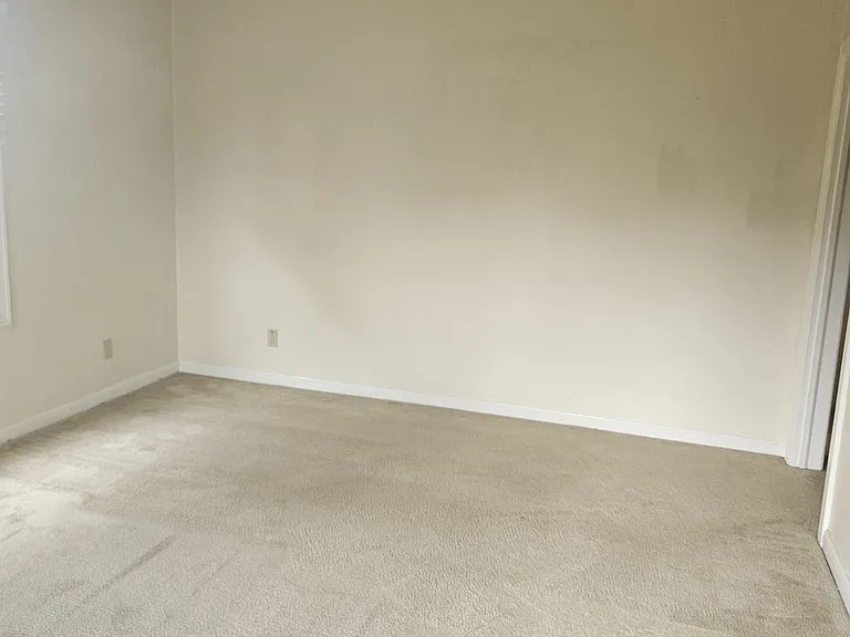 1021 Warfield Ave #5 — Photo 10