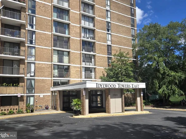 2311 Pimmit Dr APT 304, Falls Church, VA 22043