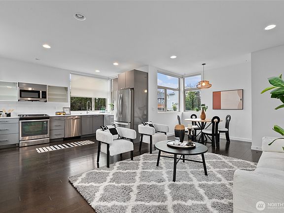 3rd image of 2514 S Washington Street