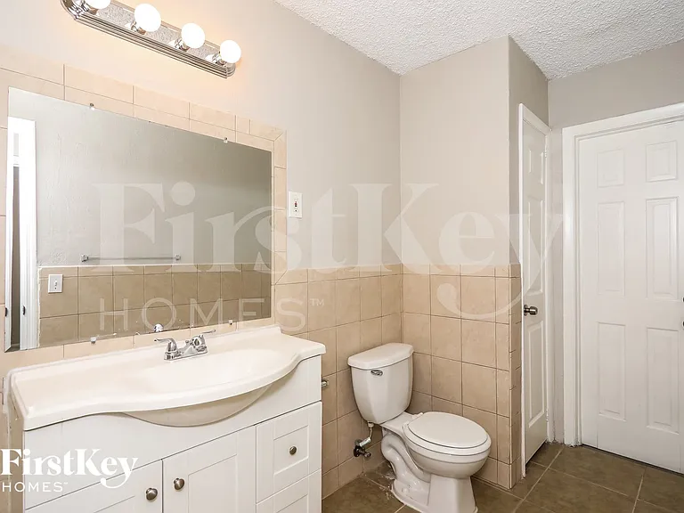 1291 NW 60th Ave — Photo 14