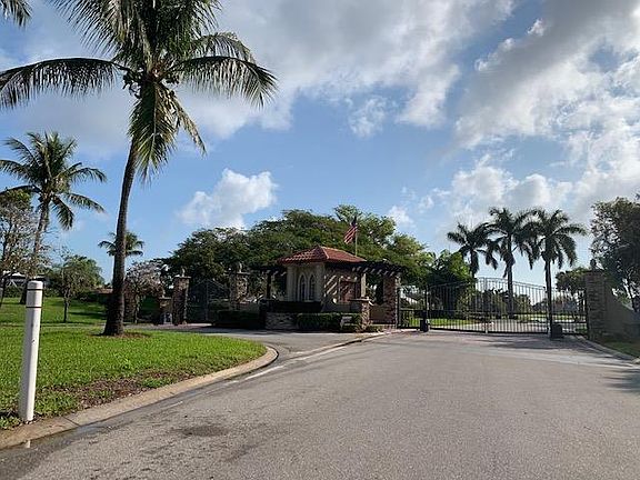2nd image of 9818 Casa Mar Cir