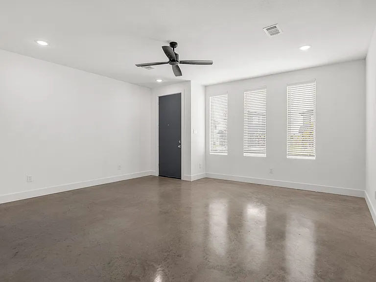 3010 Alpha Wolf Ct — Photo 5