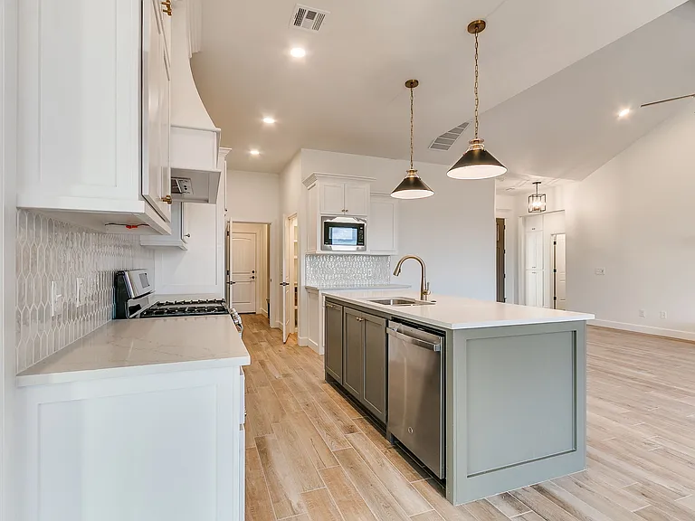 1901 Hollow Crest Ct — Photo 29