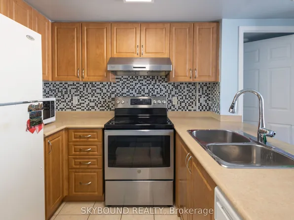 3043 Finch Ave W #2033, Toronto, ON M9M 0A4