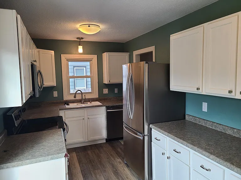 224 Hillside Ave — Photo 2