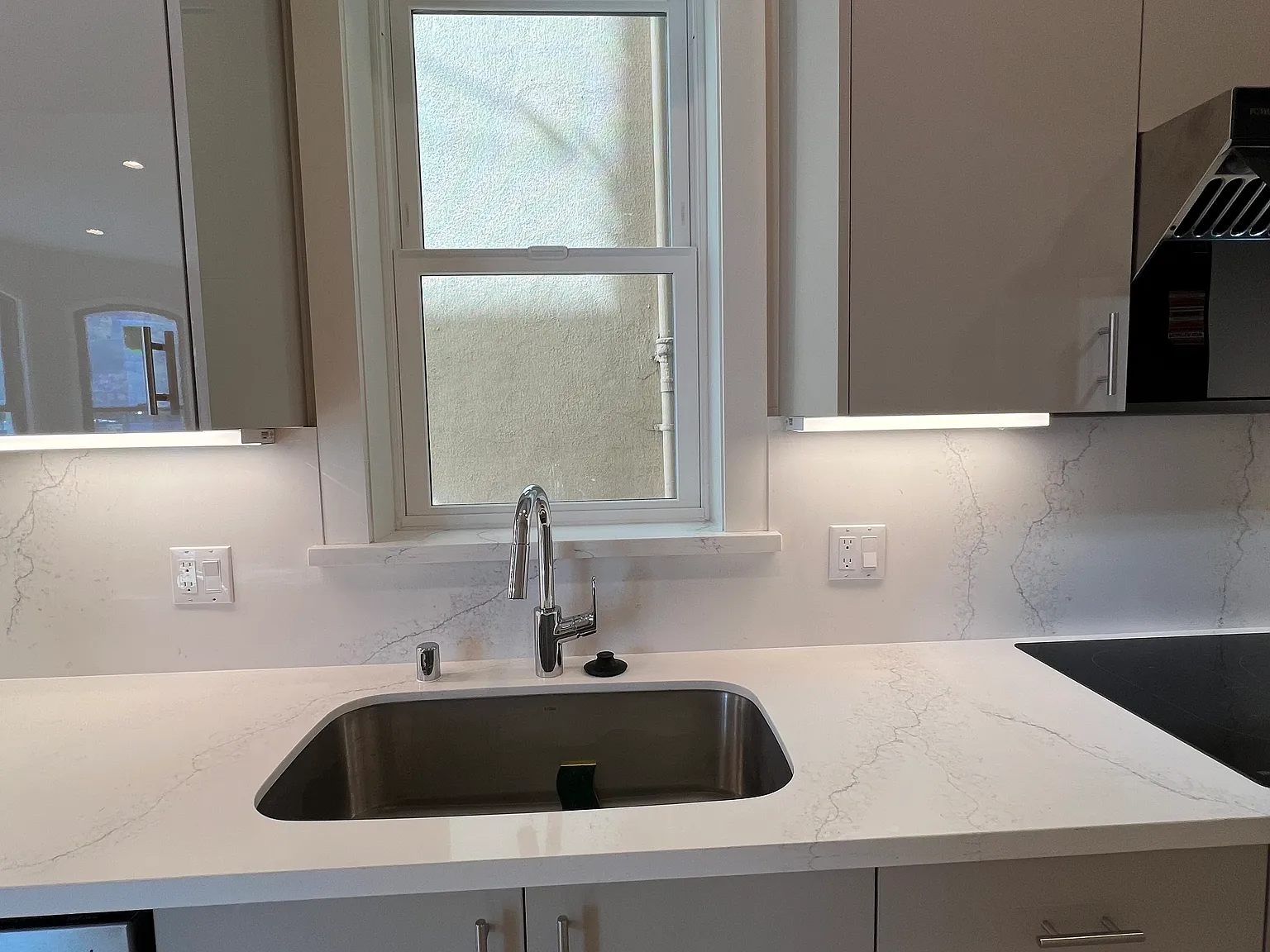 2 bed, 1000 sqft, $4,300 — Photo 3