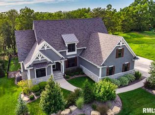 4980 Woody Creek Cir, Bettendorf, IA