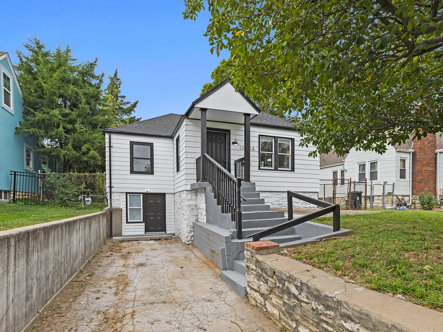 3 bed, 1200 sqft, $2,000 — Photo 3