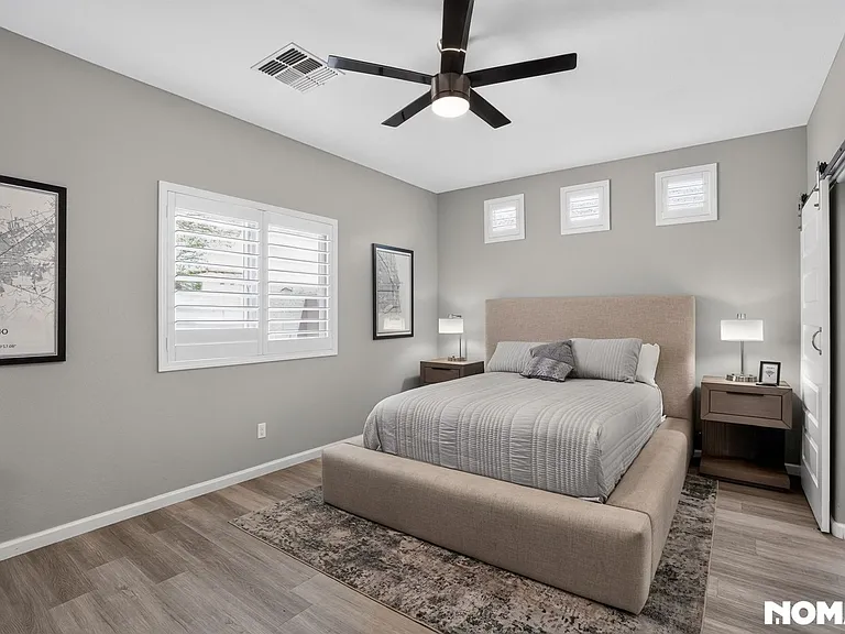 524 W Harwell Rd — Photo 15