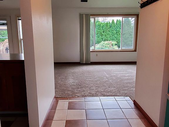 3rd image of 9213 NE 73rd St
