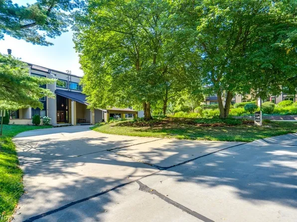 171 Court Dr APT 303, Fairlawn, OH 44333