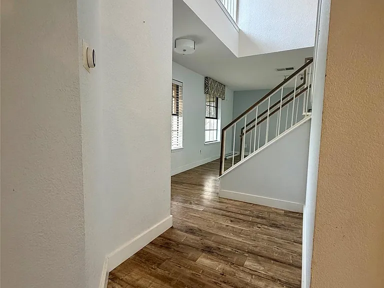 17844 Park Valley Dr — Photo 3