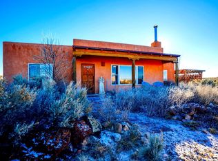 57 Camino De Los Arroyos, Ranchos De Taos, NM 87557