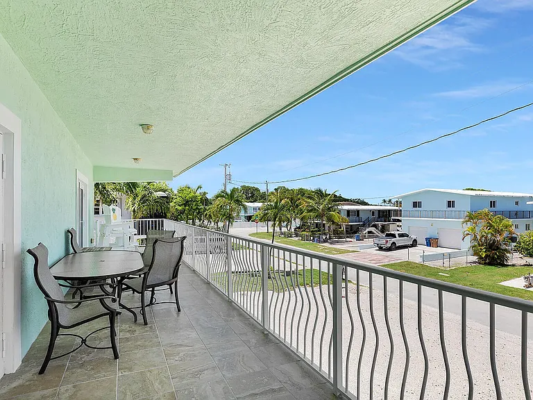417 3rd St — Photo 27