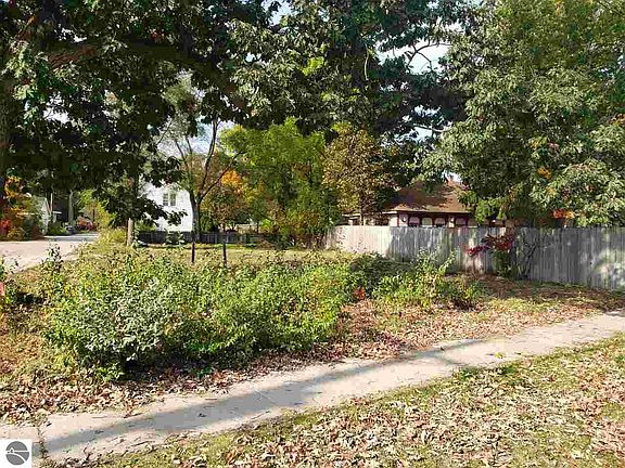 4th image of 514 Lake Ave