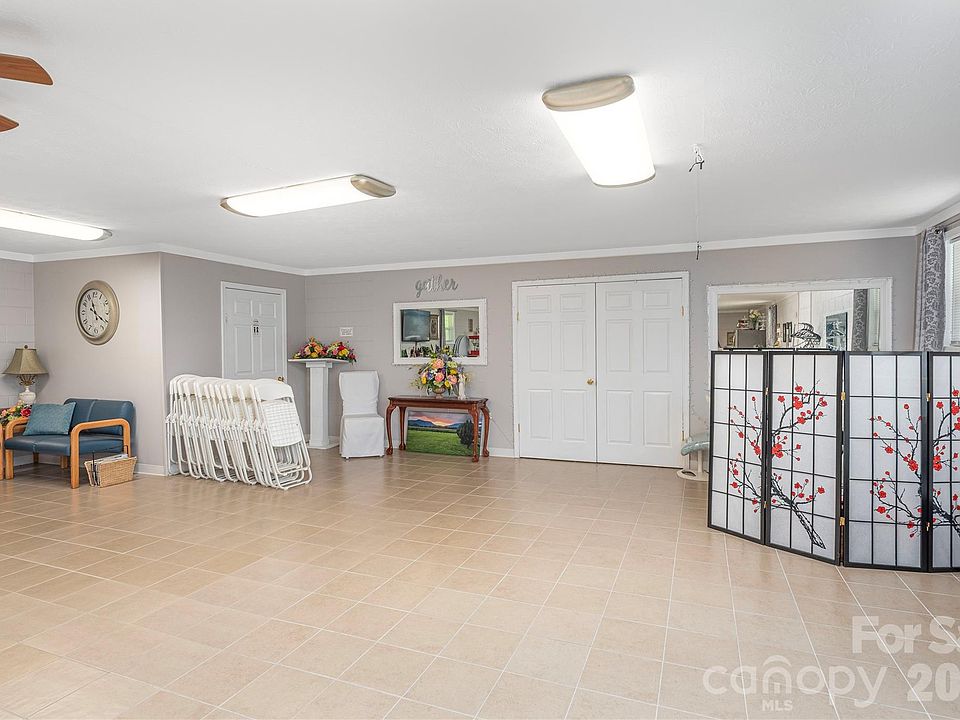 1st image of 702 Love Joy Rd