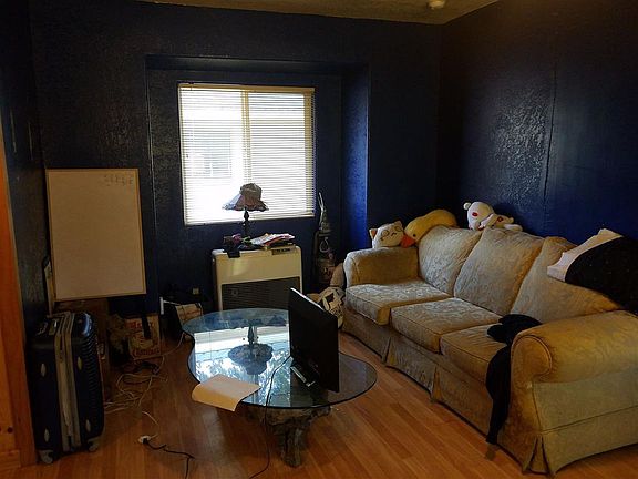 5th image of 6418 Dunsmuir Ave