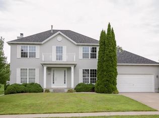 7424 Hampshire Dr NE, Cedar Rapids, IA 52402