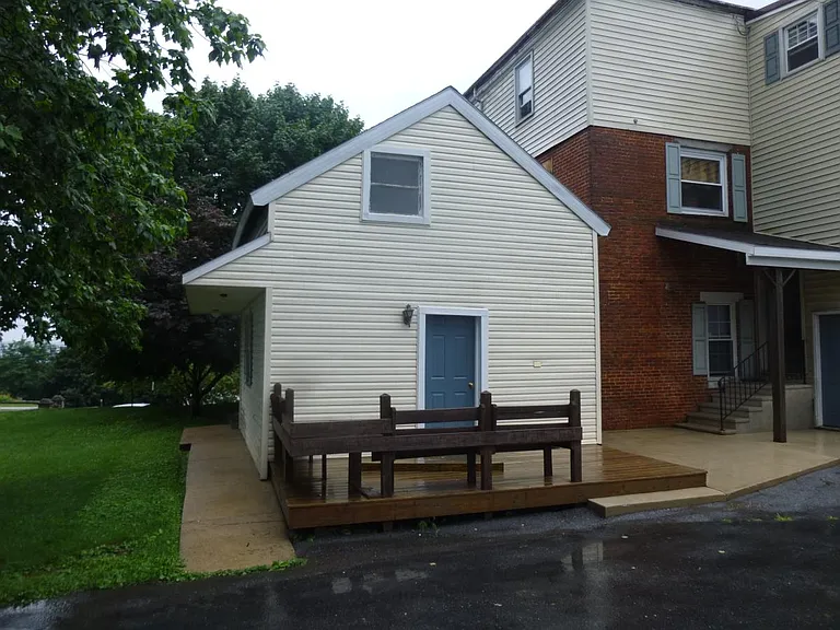 1805 Swamp Bridge Rd — Photo 2