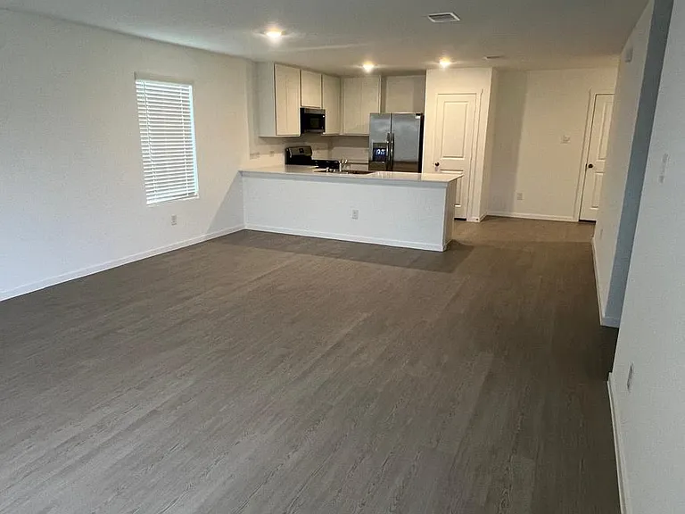 2047 Stable Ln — Photo 5