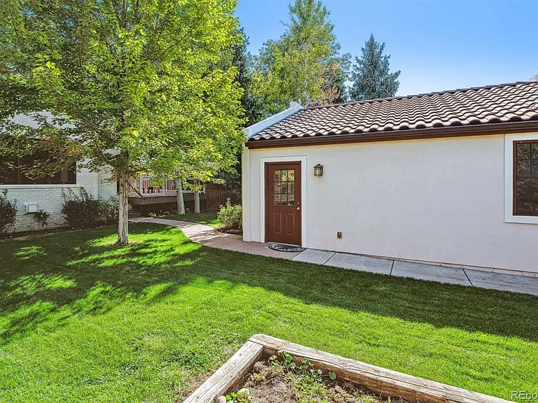 2327 S Columbine St — Photo 26