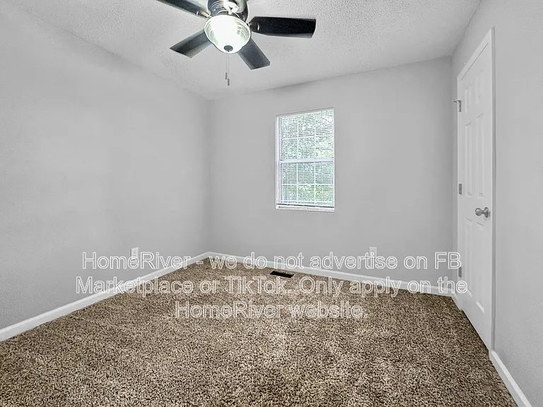 555 Browning Cir — Photo 15