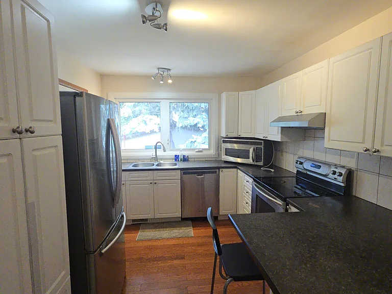 4319 Charleswood Dr NW — Photo 10