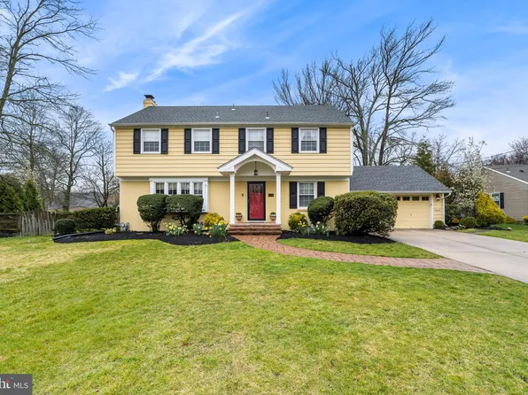 424 Burning Tree Rd, Cherry Hill, NJ 08034