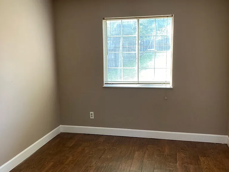 8110 Beechwood Trl — Photo 17