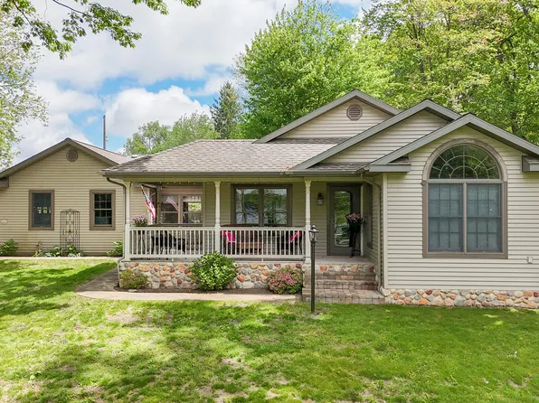 31941 Terry Dr, Dowagiac, MI 49047