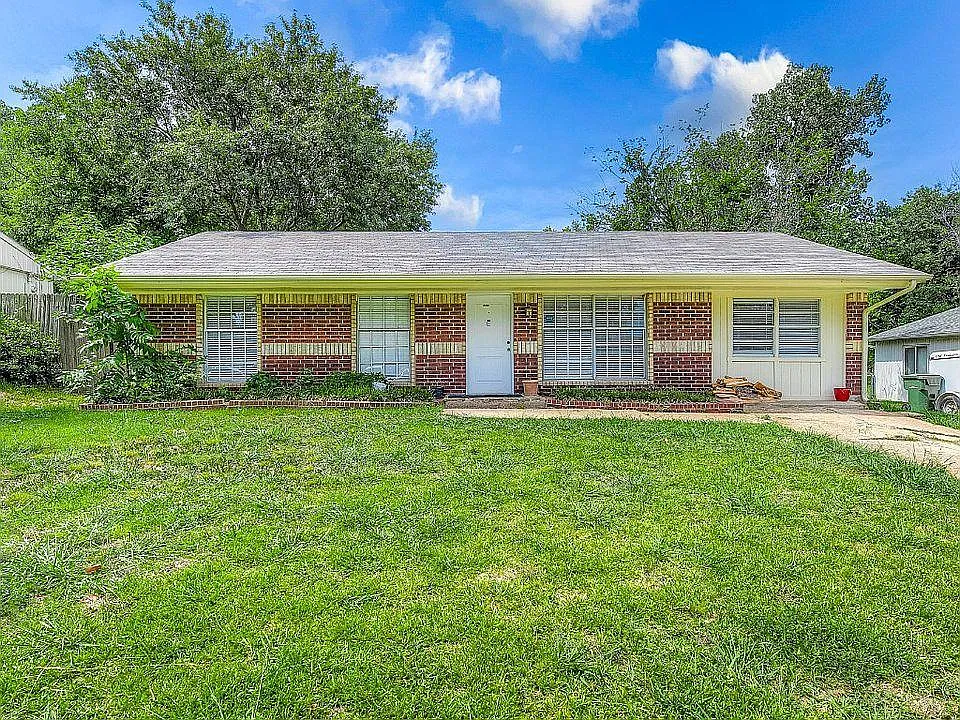 1110 Wycliff Dr