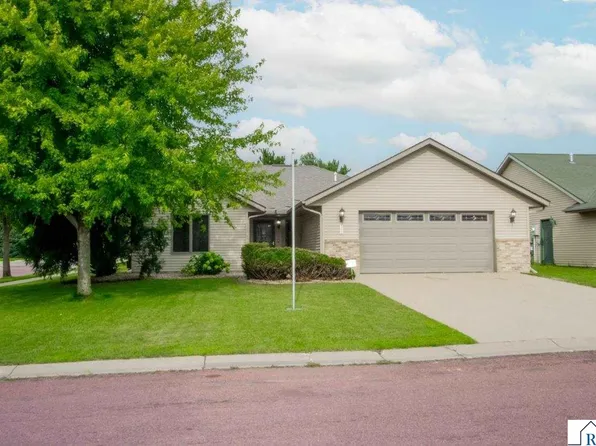100 Copper Village Cir, Mankato, MN 56001
