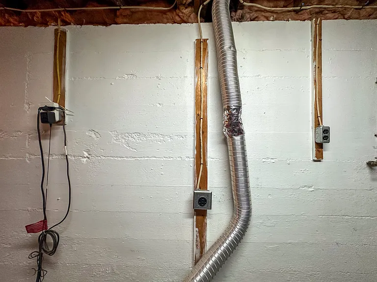 Washer/Dryer Hookups
