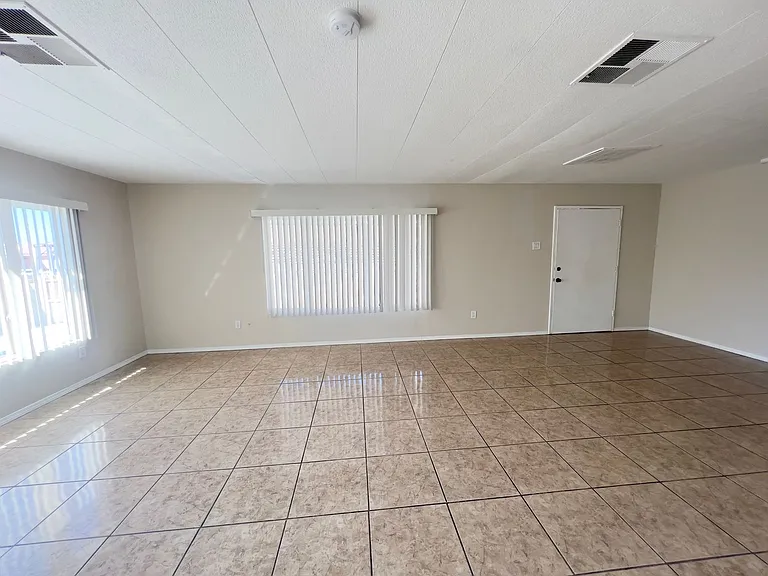 6060 Yellowstone Ave — Photo 9