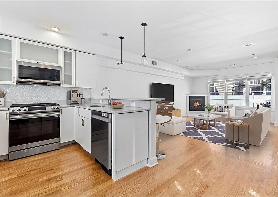 1st image of 35 Middle St #4