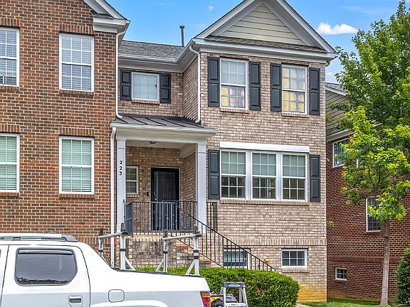 3rd image of 223 Grindstone Dr
