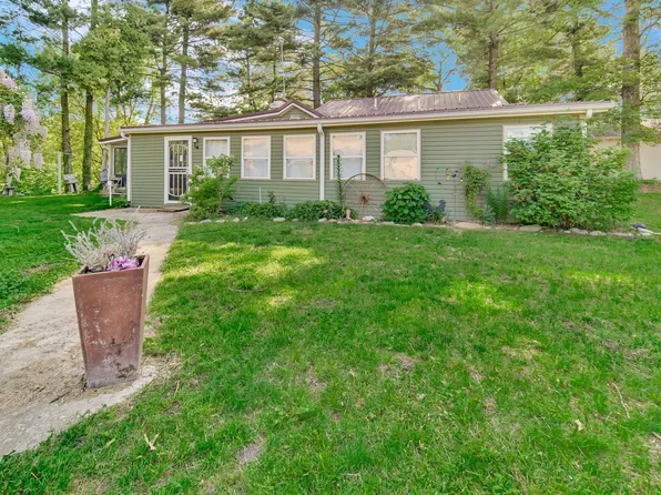 1832 E 225 N, Winamac, IN 46996