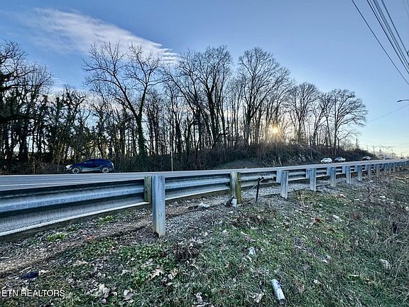 4th image of 6500 Chapman Hwy