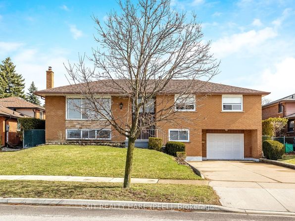 7 Meadowland Gate, Brampton, ON L6W 3N8