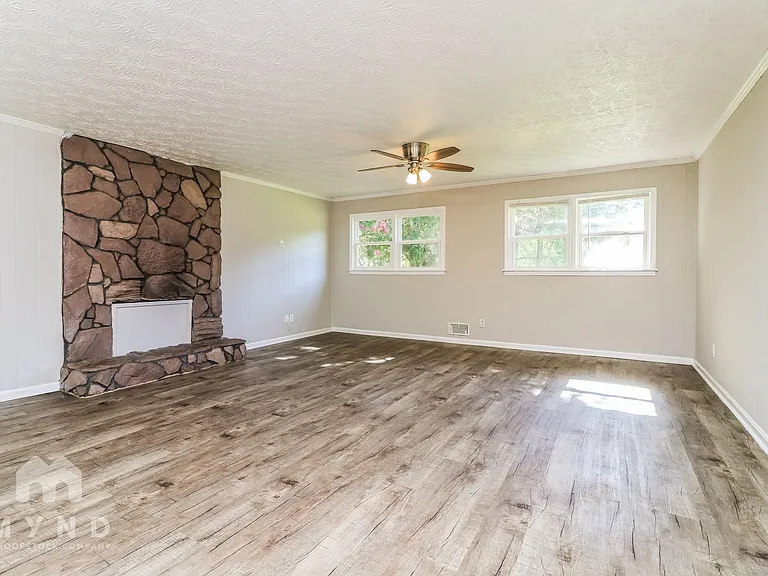 3179 Robin Hood Ln — Photo 7