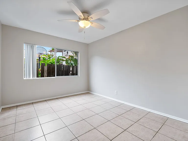 912 Gladys Avenue — Photo 21