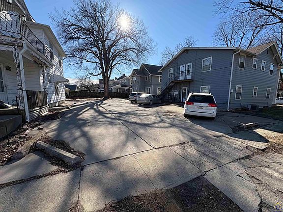 5th image of 622 Union St